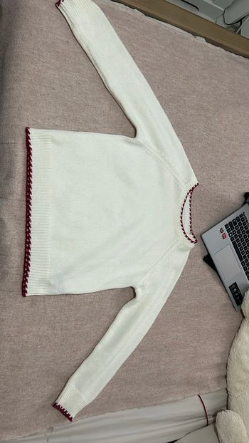 pull d’hiver blanc et rouge