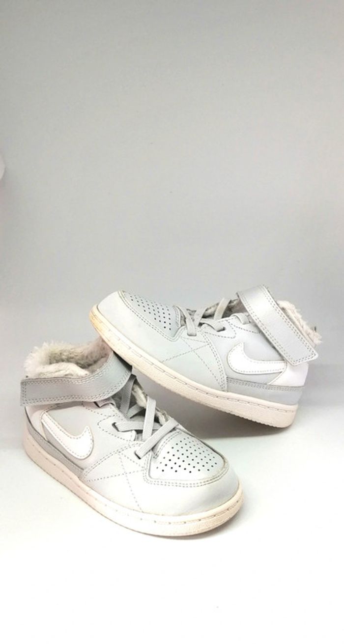 Nike basket mixte montante pointure 26 (DX)