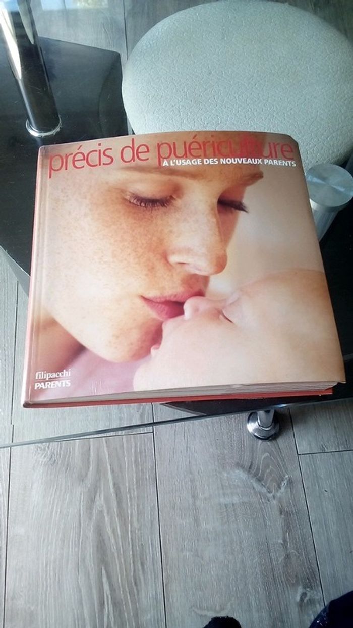 Livre précis de puériculture