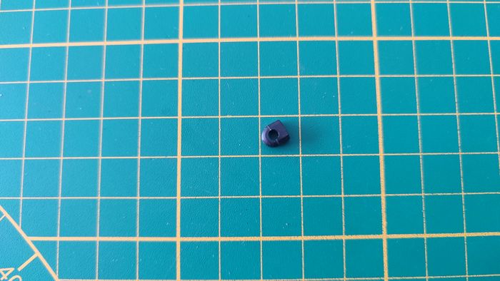 Pièce 19O du fascicule n°19 numéro 19 pièce détachée Renault R8 Gordini 1/8 1/8ème Eaglemoss collect