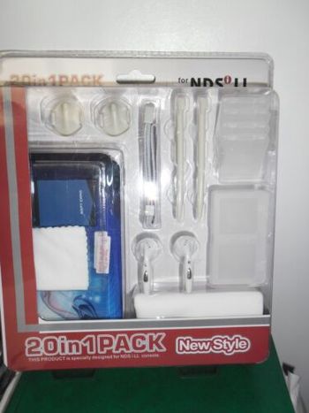 pack 20 accessoires pour Nintendo DSI