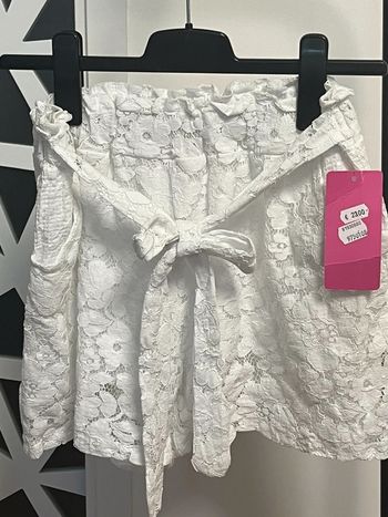 Short dentelle