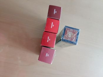 LOT DE 4 ROUGE A LEVRES MAC + UN ESTEE LAUDER SOIT 5 ROUGE A LEVRES