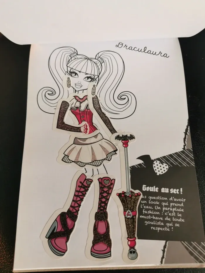 Carnet : J'habille mes Monster High. - photo numéro 2