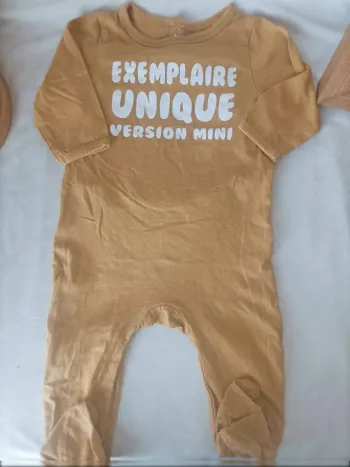 Grenouillère en coton moutarde Kiabi mixte 6 mois