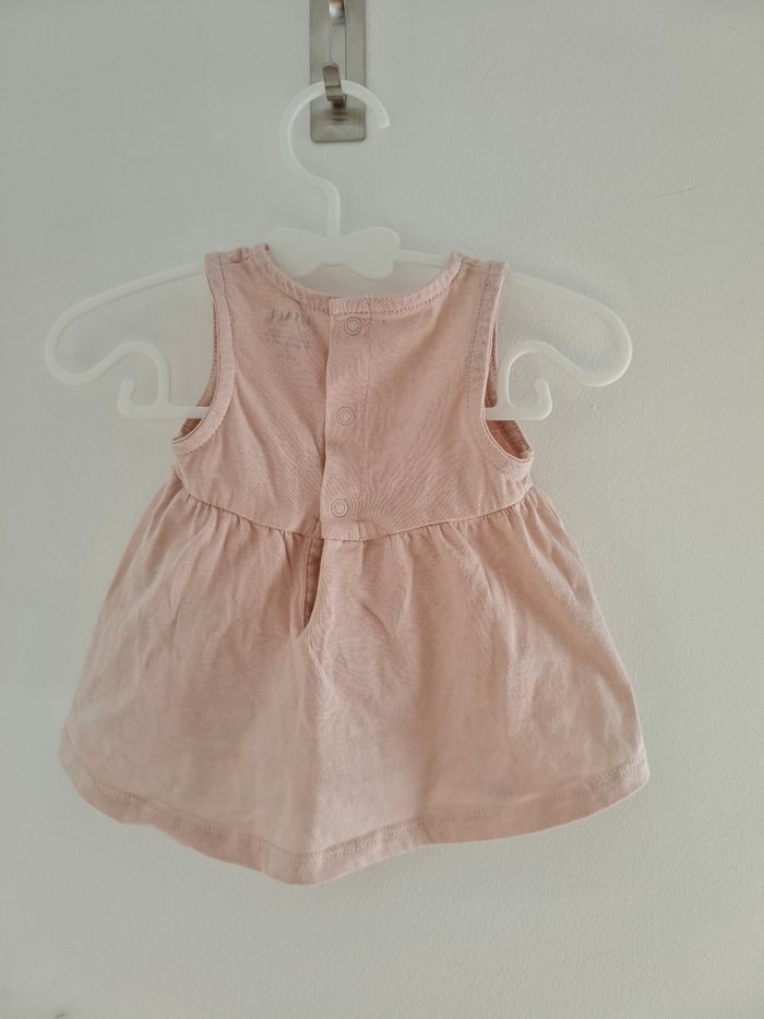 Robe Kiabi 1 mois - photo numéro 5