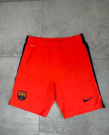 Short FC Barcelone Nike taille 12-13 ans super état
