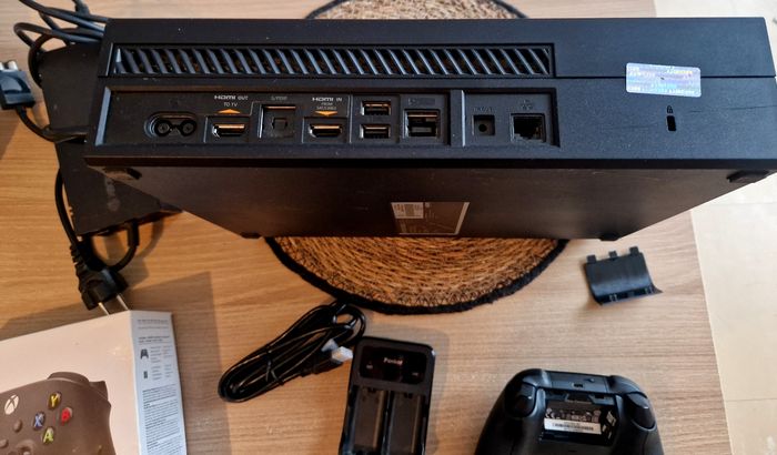 Console Microsoft Xbox One Xbox One 500Go Noire Manette Carbon Black - photo numéro 4