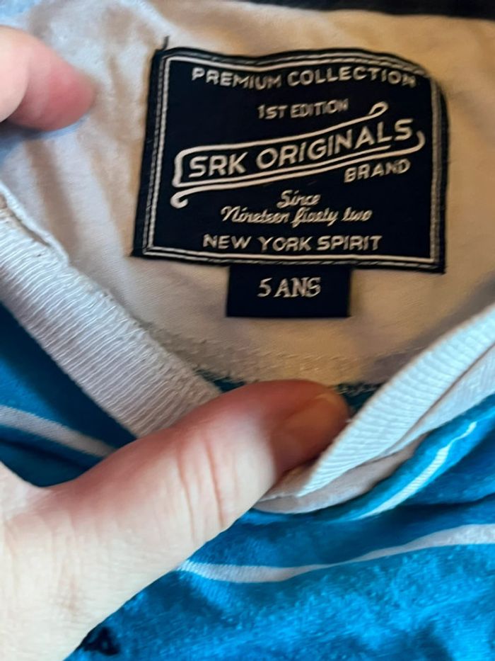 Je vend un tee shirt garcon enfant du 5 ans très bon état - photo numéro 3