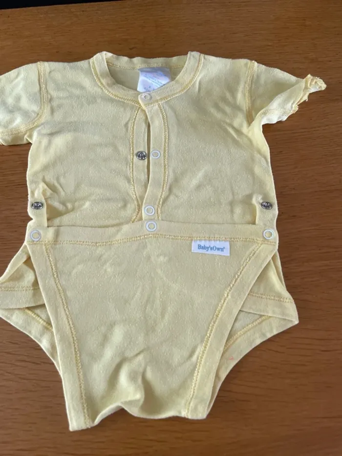 Lot 5 body manches courtes 6 mois - photo numéro 6