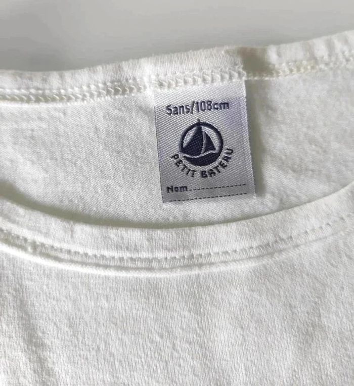 6 € Lot de deux t-shirts Petit Bateau 5 ans - photo numéro 2