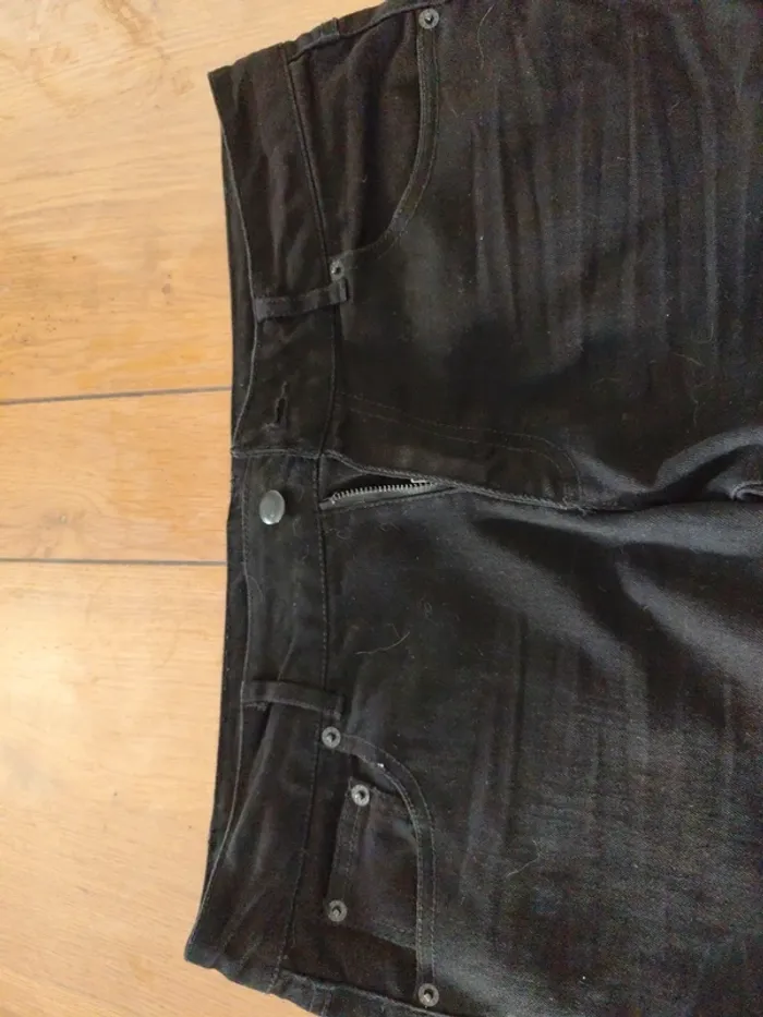 Vends short noir - photo numéro 2
