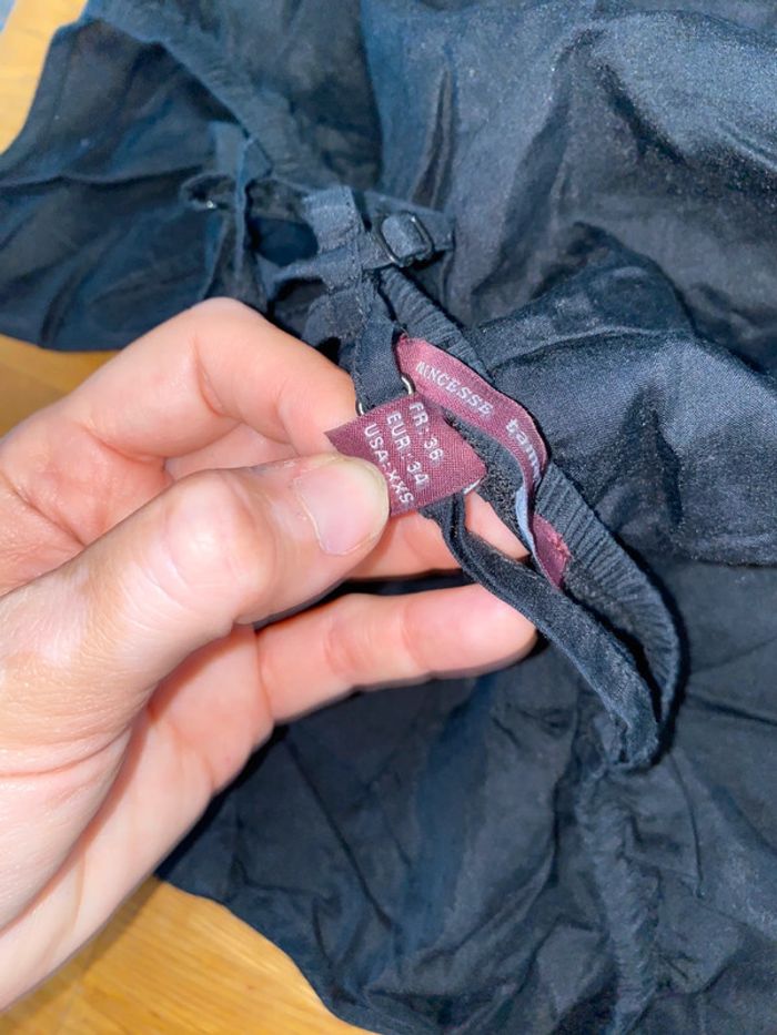 Nuisette princesse tam tam Taille 36 Un micro trou - photo numéro 4