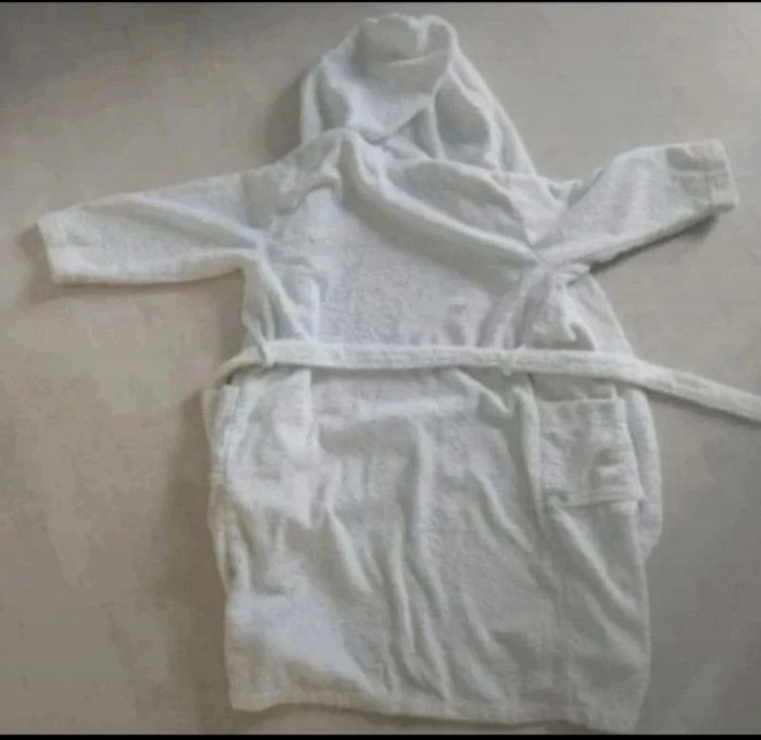 Peignoir blanc à capuche en coton - photo numéro 4
