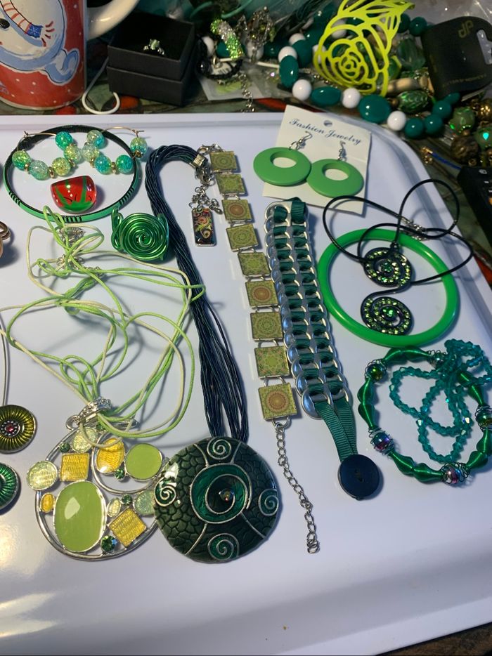 Gros lot bijoux verts ( voir descriptif) - photo numéro 3
