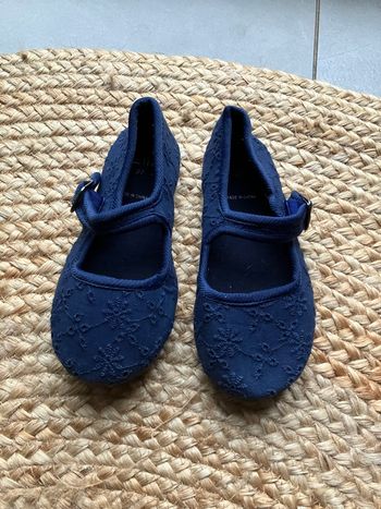 Ballerines en tissu bleu marine pointure 27.