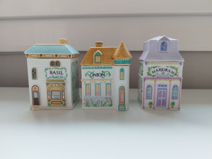 Lot de pots à épices Brooks and Bentley (lenox village)