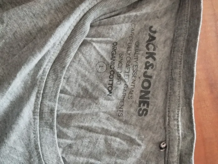 T-shirt gris - photo numéro 3
