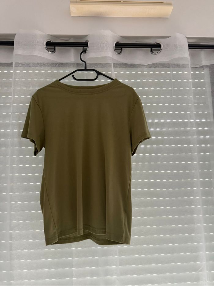 T-shirt Shein kaki - Taille M - Neuf jamais porté