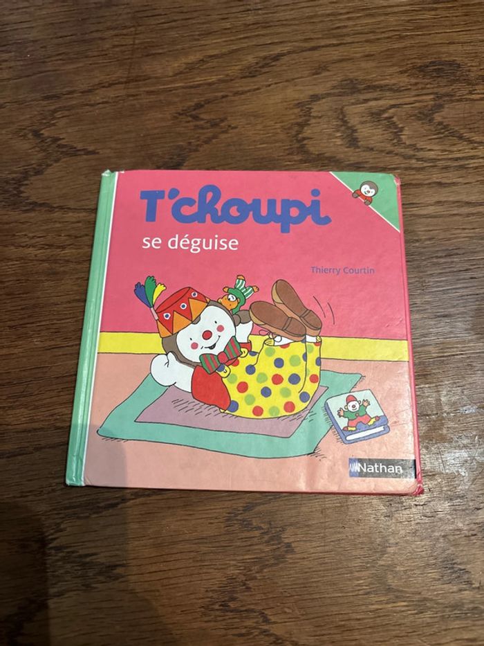 Livre T’choupi se déguise