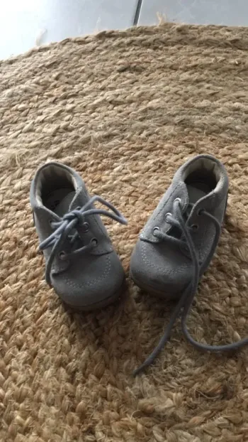 Chaussure grise