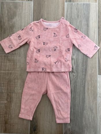 Pyjama 2 pièces très bon état