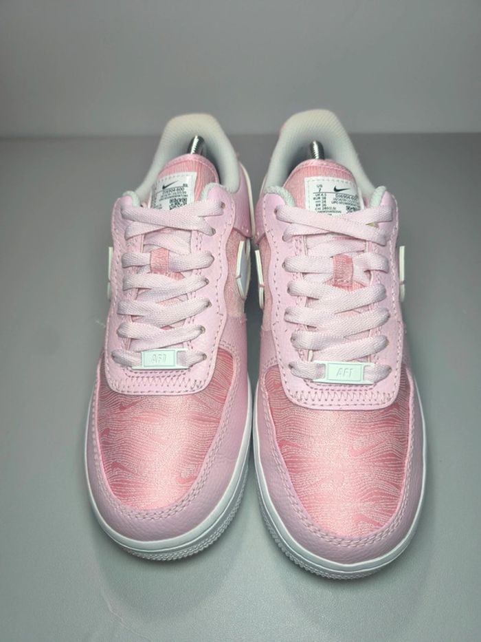 Baskets Nike air force one lx foam rose pointure 38.5 neuves sans boîte - photo numéro 4