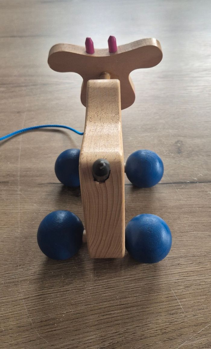 Vache en bois à tirer - photo numéro 5