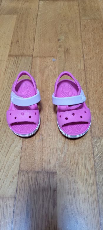 Crocs ouvertes
