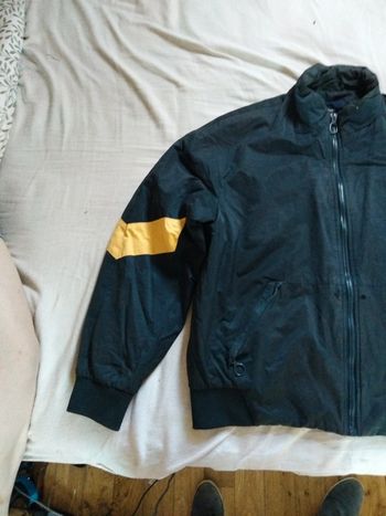 Veste noir et jaune Kiabi Taille XL