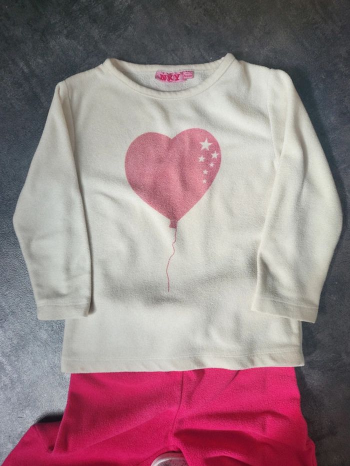 Pyjama hiver fille 4 ans NKY très bon état - photo numéro 2