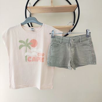 7 8 ans ensemble été Teeshirt Tape à l'oeil 8a et short Okaïdi 7a