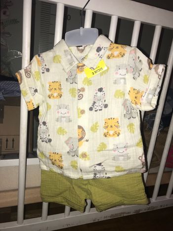 Le lot ensemble bébé