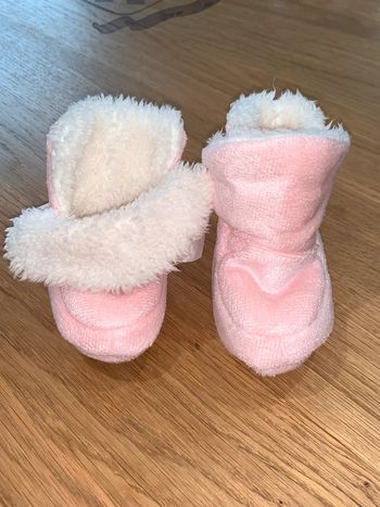Chaussures bottines / chaussons bébé fille Tao tape à l’œil  Rose + blanc  Intérieur moumoute