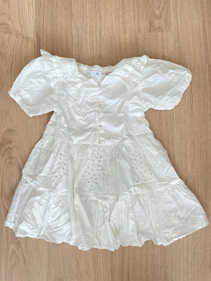 Robe blanche broderie et col Zara bébé fille 2 ans 3 ans
