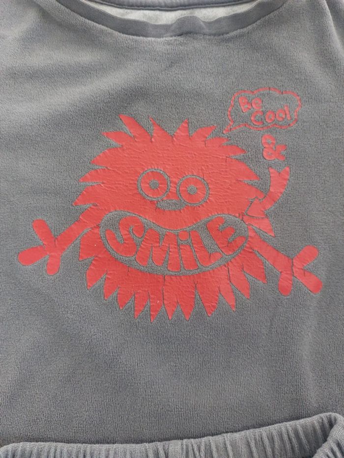 Pyjama Carrefour taille 4 / 5 ans - photo numéro 2