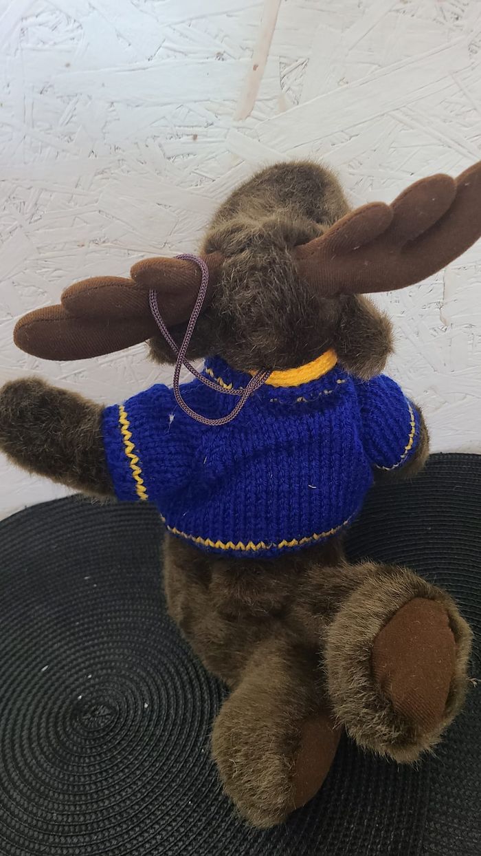 Peluche doudou Rêne Caribou pull et écharpe hiver Allan Flink - photo numéro 3