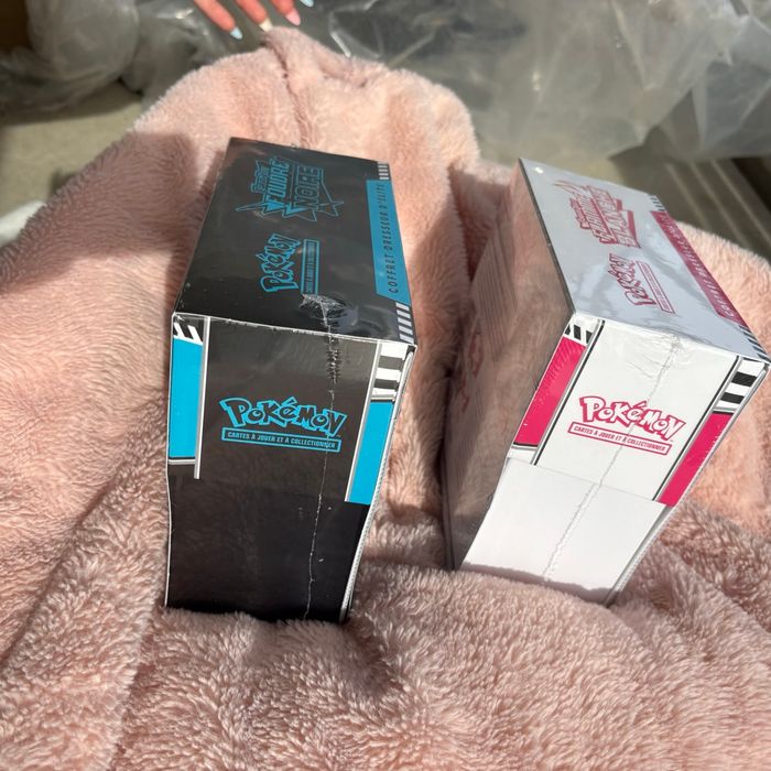 Lot 2 ETB Flamme blanche et Foudre noire - Pokemon - photo numéro 2