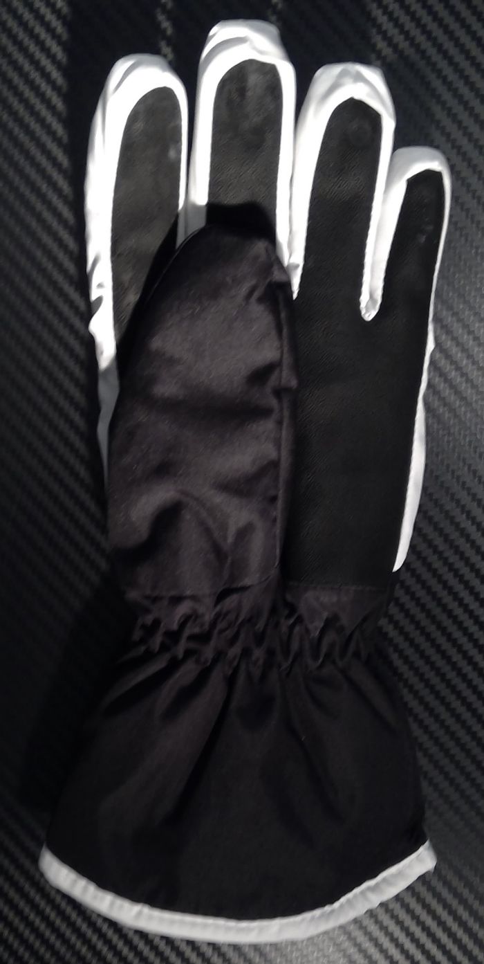 Gants de ski neufs en 8 ans - photo numéro 4
