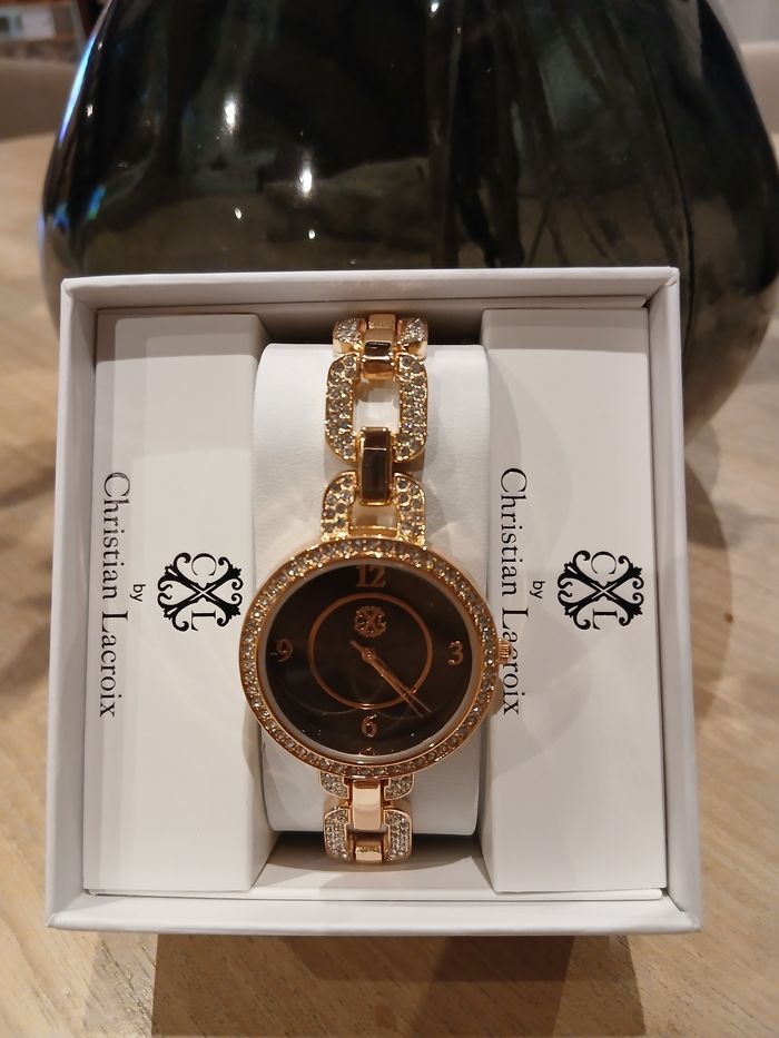 *Magnifique montre femme neuve Christian Lacroix * - photo numéro 2