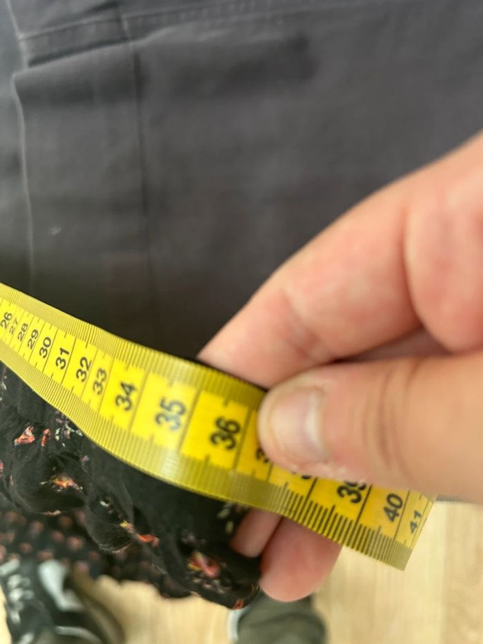 Jupe longue noir avec fleurs vintage taille élastique et fermeture dans le dos - photo numéro 6