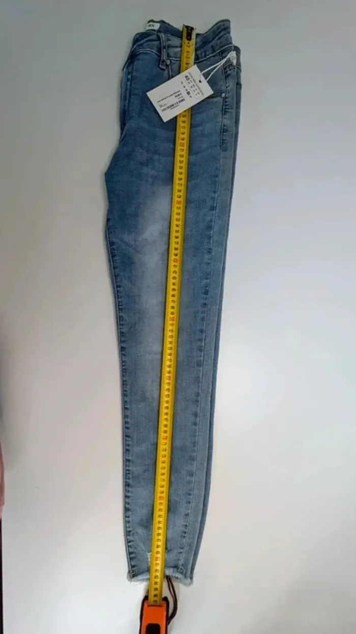 Jean skinny ourlet effiloché neuf avec étiquette taille 40 femme - photo numéro 4