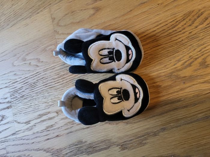 Lot chaussons naissance jusqu'à 9-12 mois - photo numéro 3