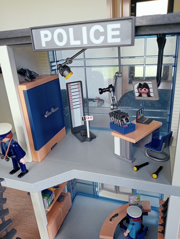 Playmobil 5182 et 6920 Commissariat de police et son véhicule - photo numéro 5