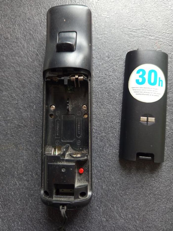 Nintendo - Wii - Wiimote (non officielle) - photo numéro 3