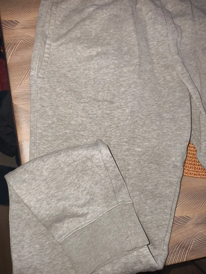 Jogging Nike gros taille S très bon état - photo numéro 2