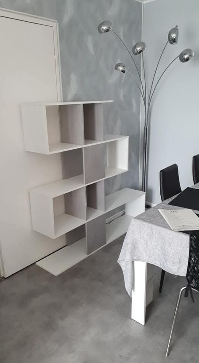 Étagère/ bibliothèque