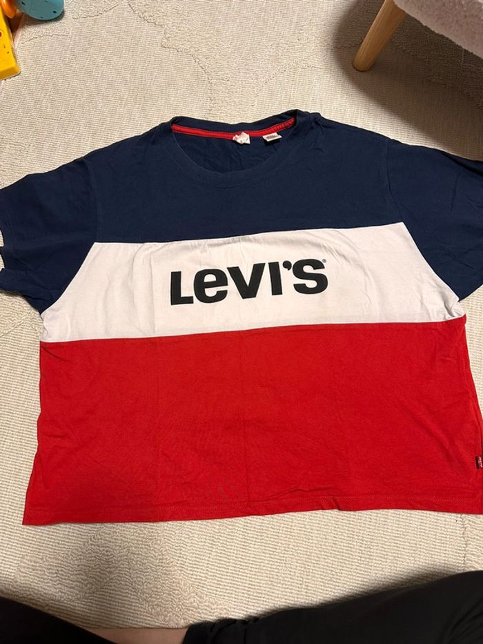 T-shirt levis