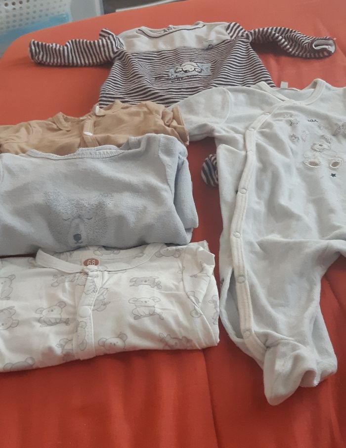 Vend lot de vêtements 6mois plus de 50 pieces - photo numéro 3
