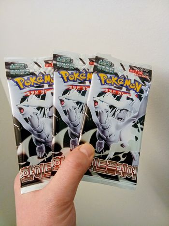 [Officiel] 3 boosters de 7 cartes Pokémon coréennes édition Flamme Blanche/White Flare.